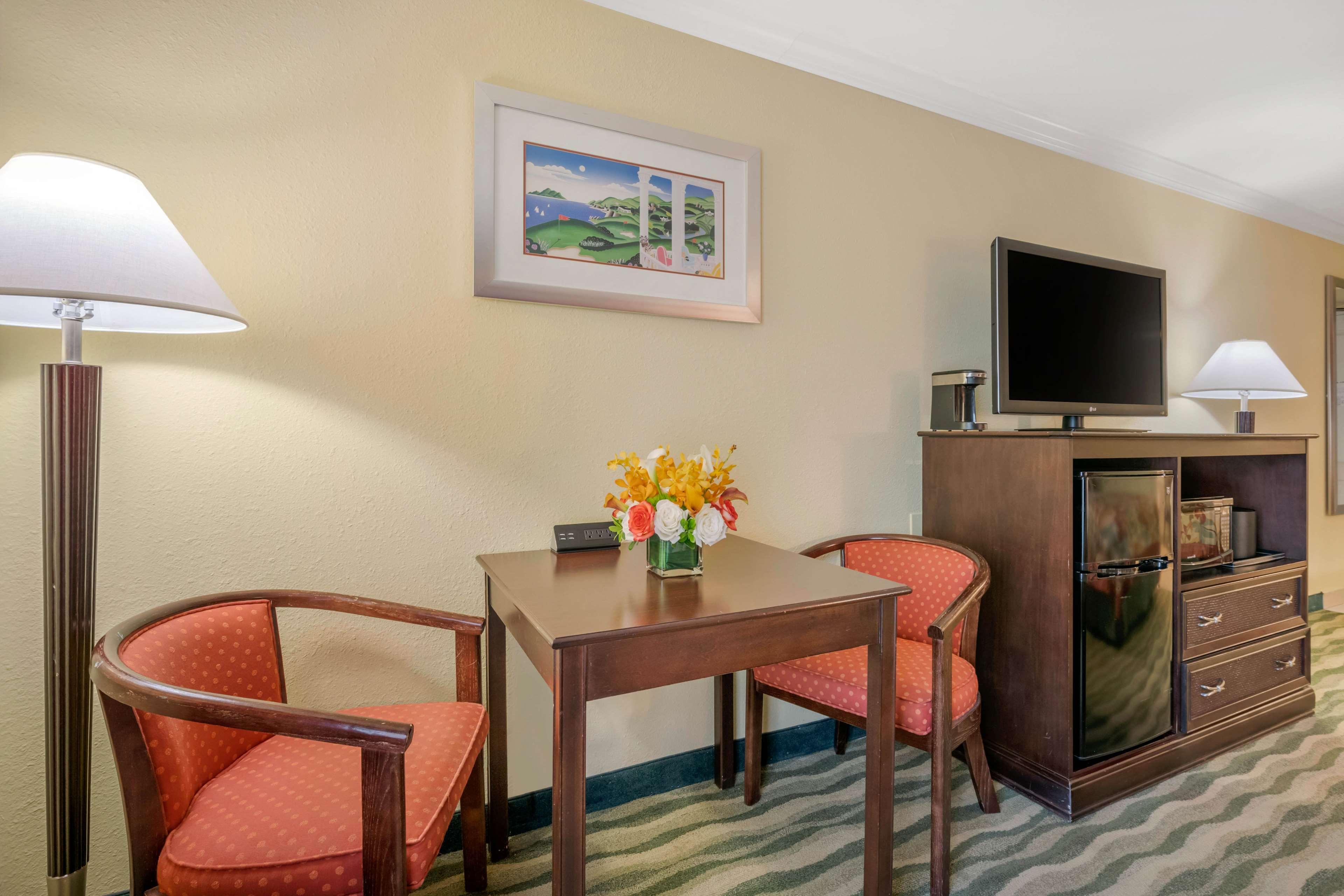 Best Western Plus Palm Beach Gardens Hotel & Suites And Conference Ct Exterior photo
