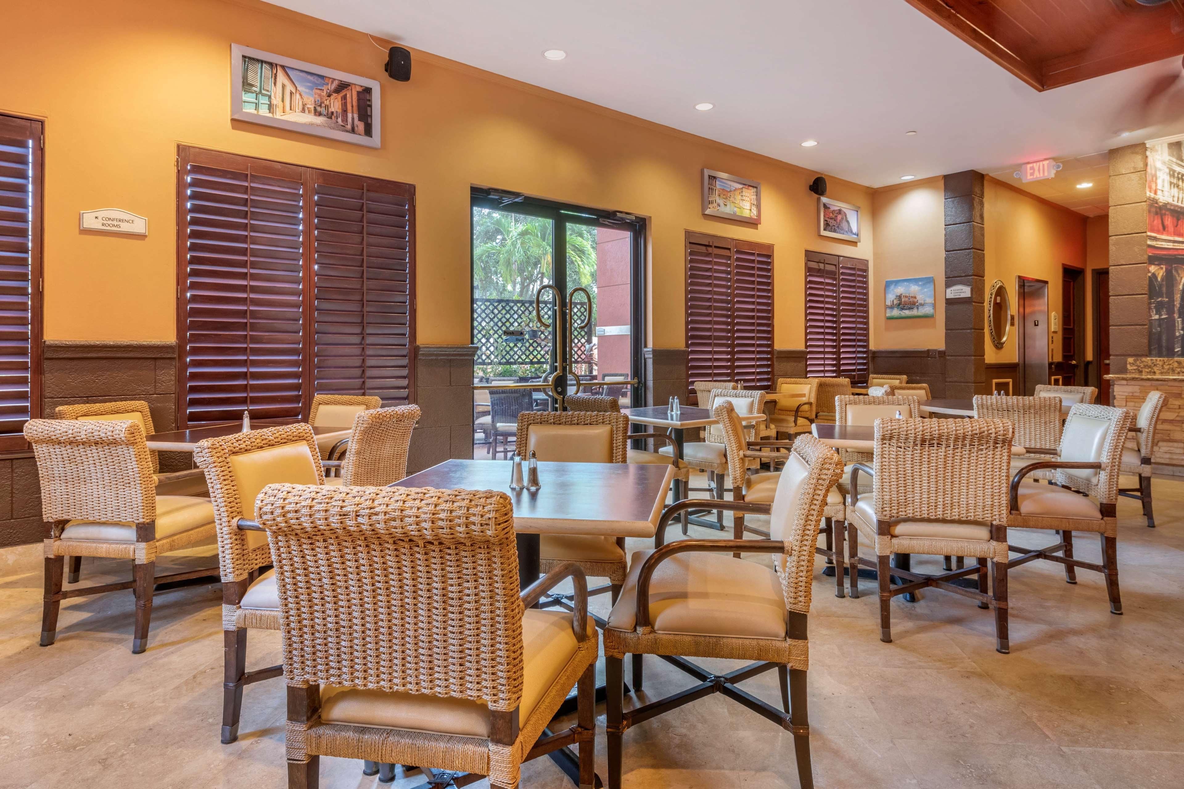Best Western Plus Palm Beach Gardens Hotel & Suites And Conference Ct Exterior photo