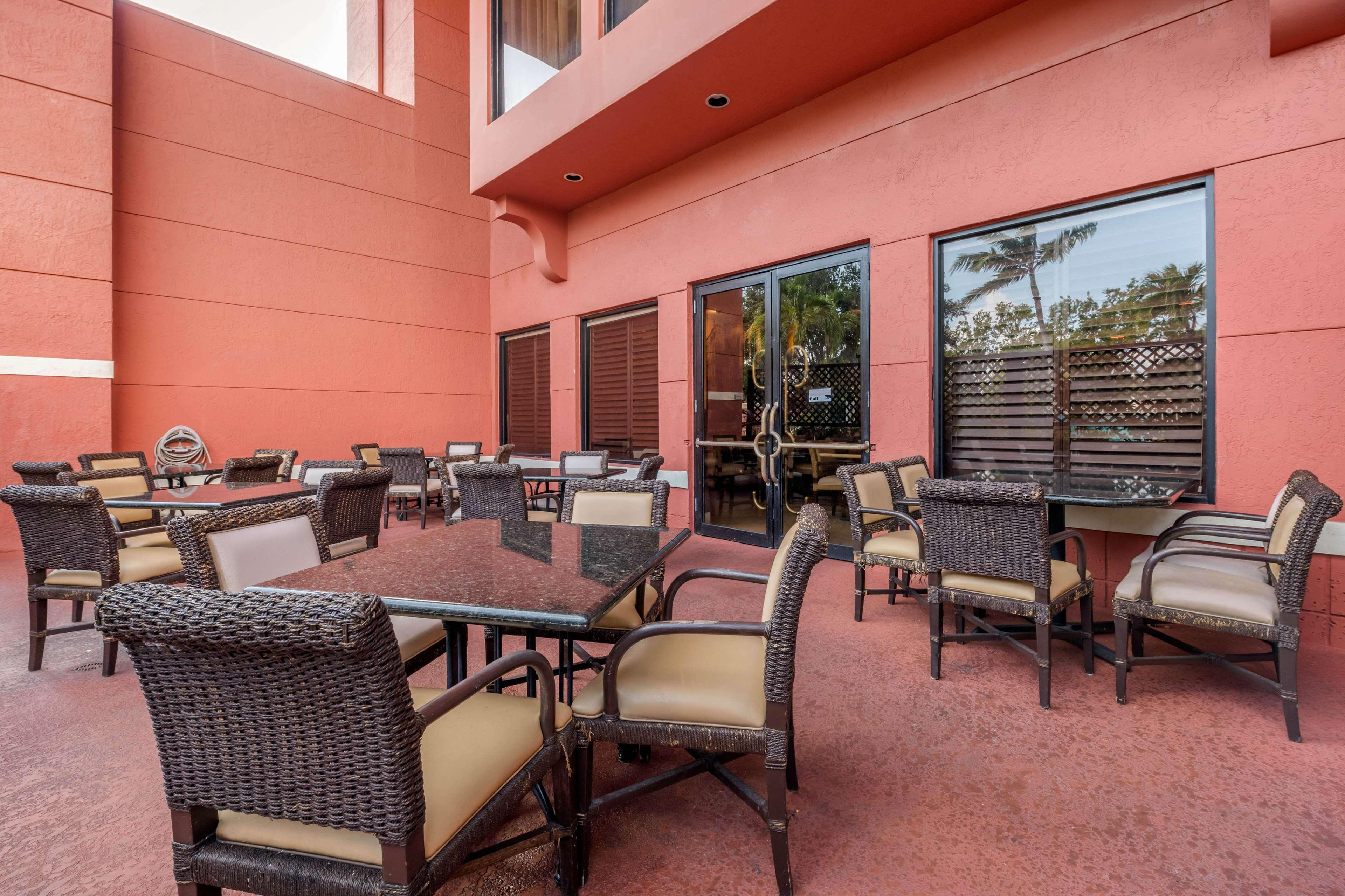 Best Western Plus Palm Beach Gardens Hotel & Suites And Conference Ct Exterior photo